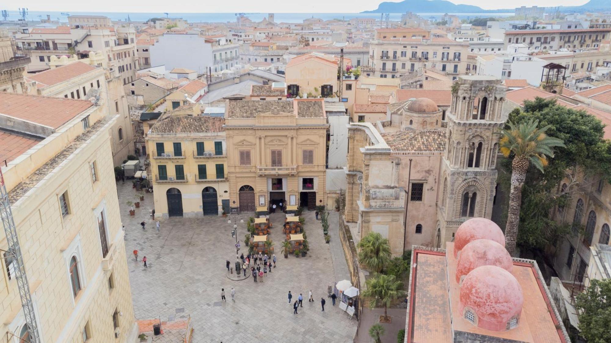 Palazzo Valguarnera - Suites & Luxury Apartments - Palermo — Foto 1