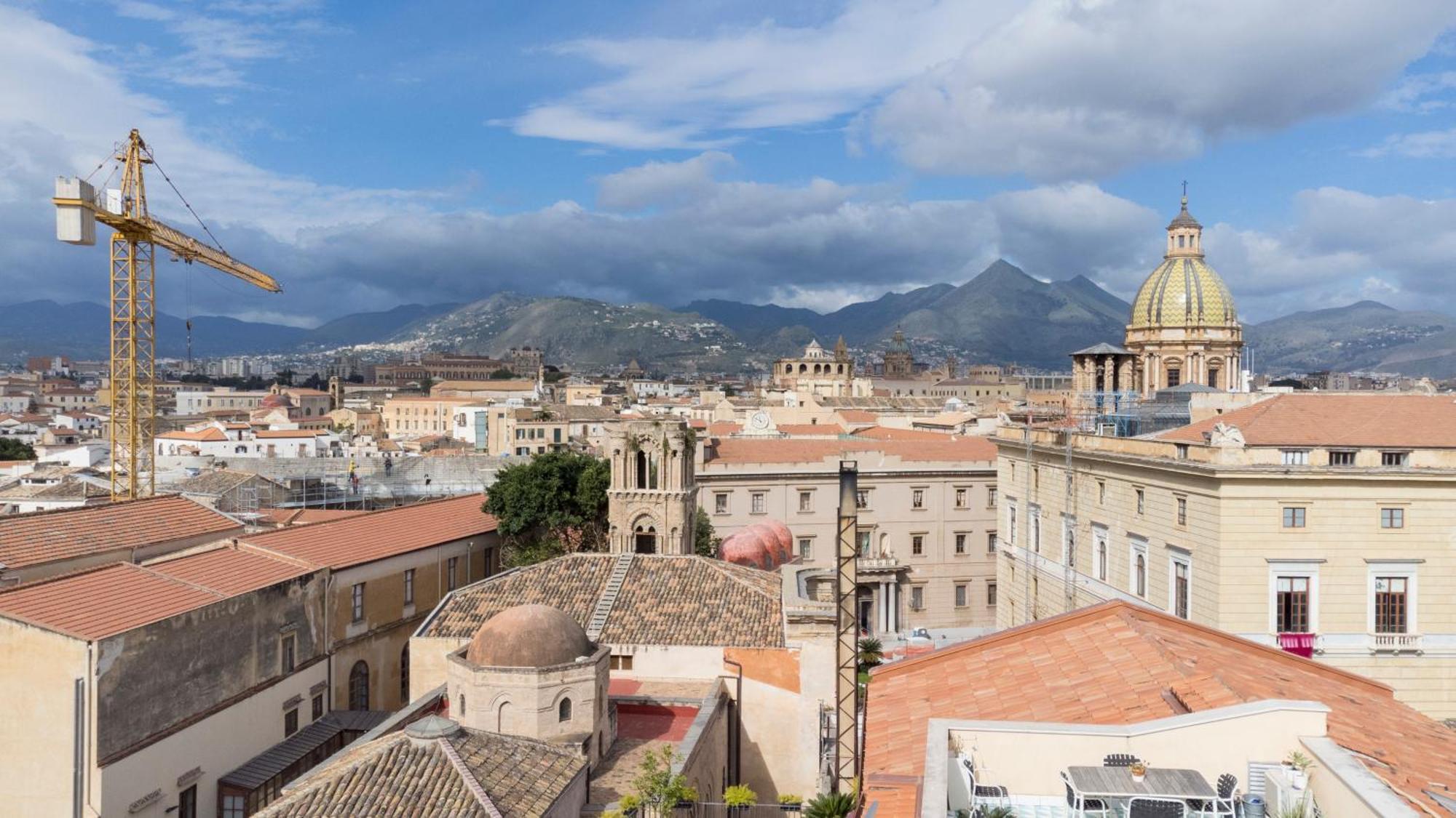Palazzo Valguarnera - Suites & Luxury Apartments - Palermo — Foto 3